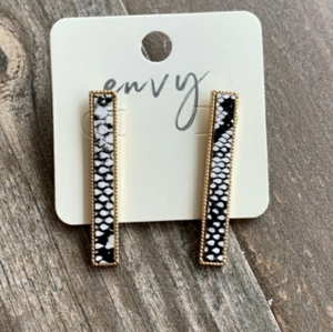 𝅺Snake print earrings‎